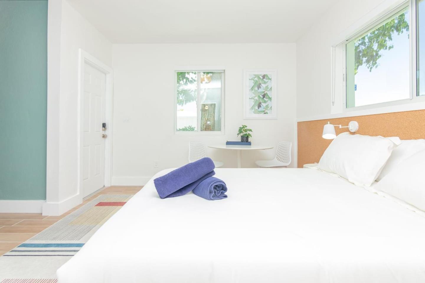 Newly Renovated Stylish Studio In El Portal #2 マイアミ エクステリア 写真